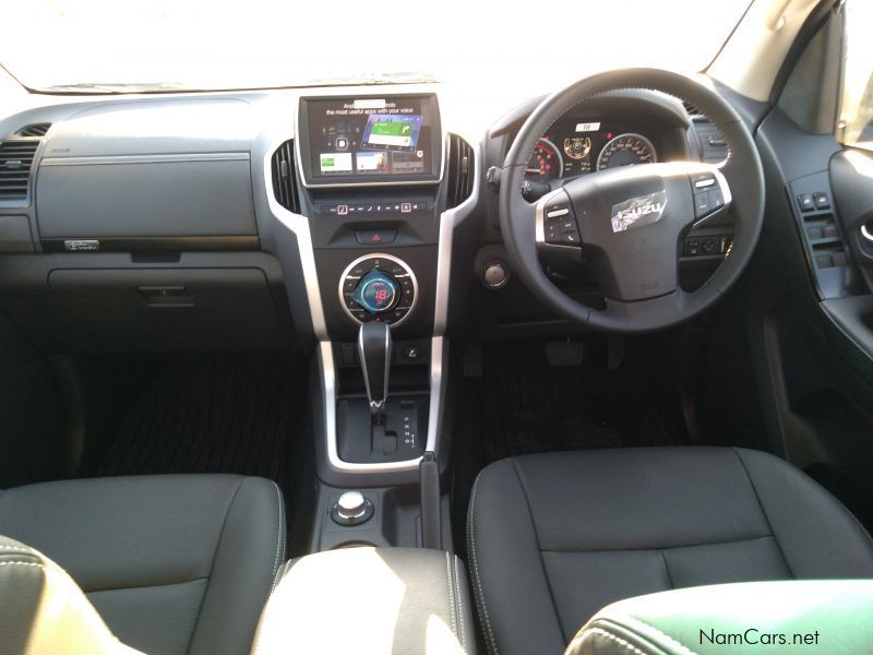 Isuzu D-MAX 300 LX CREW CAB 4X4 AUTO in Namibia