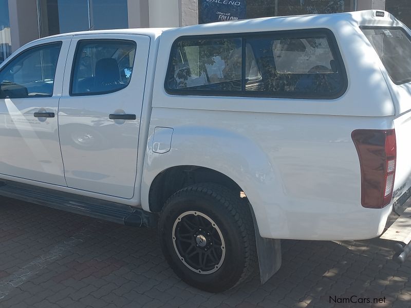 Isuzu DMAX 250 CREWCAB in Namibia