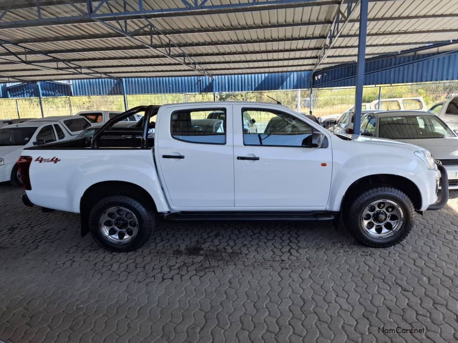 Used Isuzu KB250 D MAX D CAB 4X4 HI RIDER 2020 KB250 D MAX D CAB 4X4