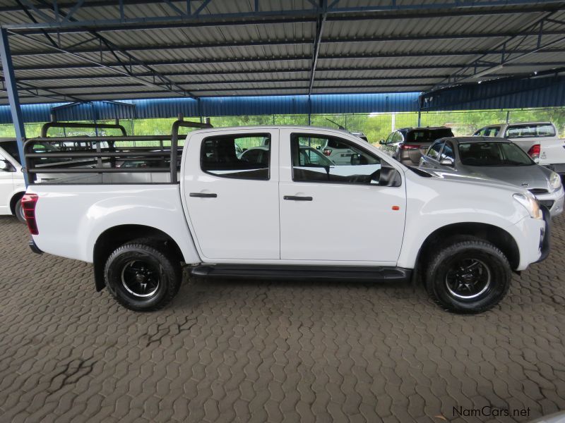 Isuzu KB250 D-MAX HI-RIDER 4X4 in Namibia