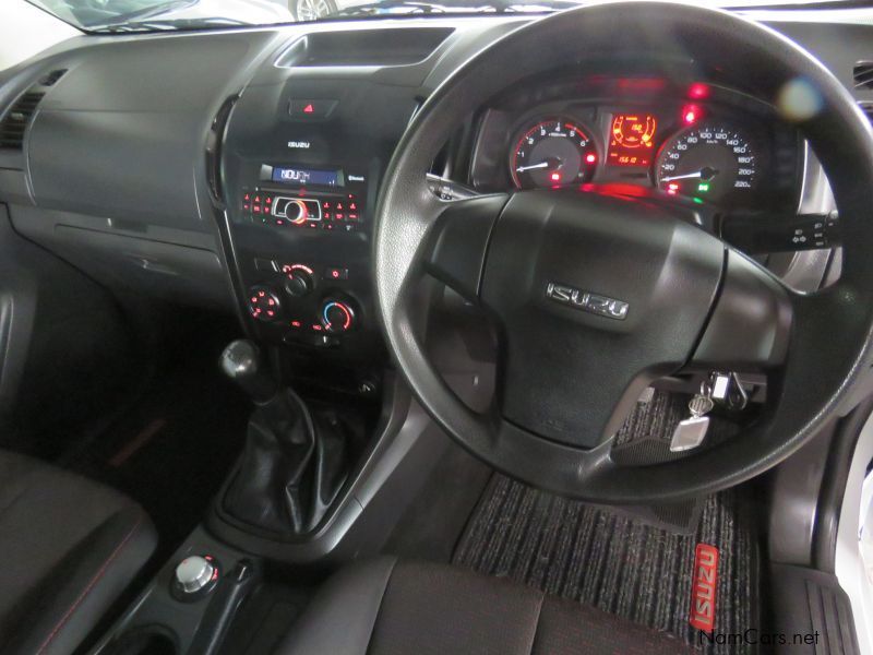 Isuzu KB250 D-MAX HI-RIDER 4X4 in Namibia