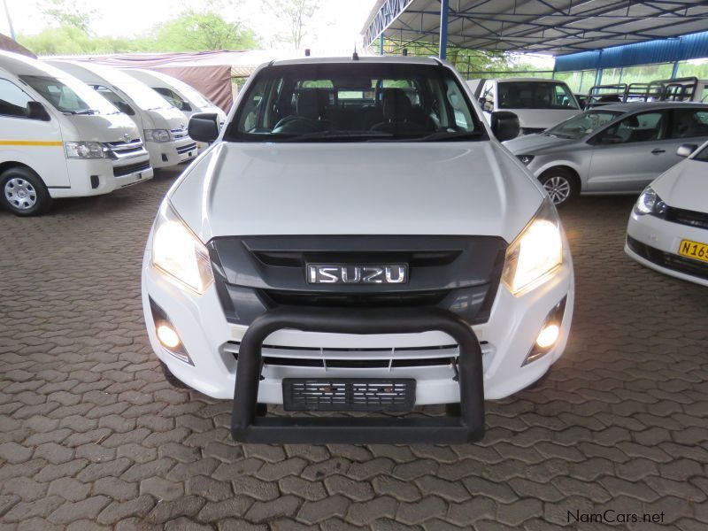 Isuzu KB250 D-MAX HI-RIDER 4X4 in Namibia