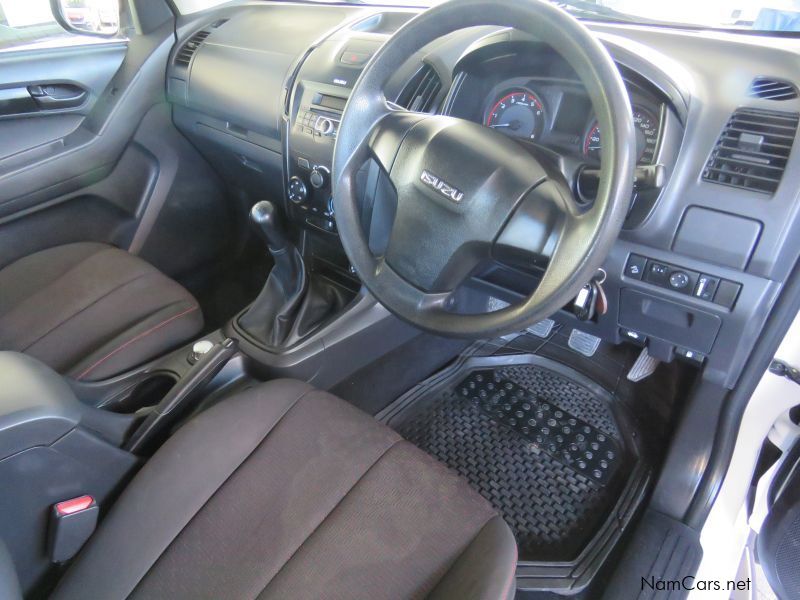 Isuzu KB250 D-MAX HI-RIDER 4X4 in Namibia