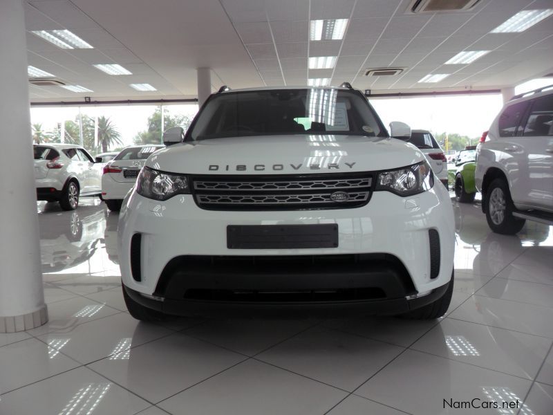 Land Rover Discovery 5  3.0 TDv6 S in Namibia
