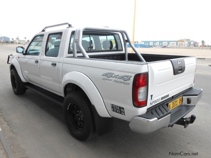 Nissan NISSAN  NP300 2.5 D/C 4X4 in Namibia