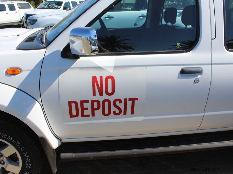 Nissan NP300 2.5TDI D/C 4X4 in Namibia