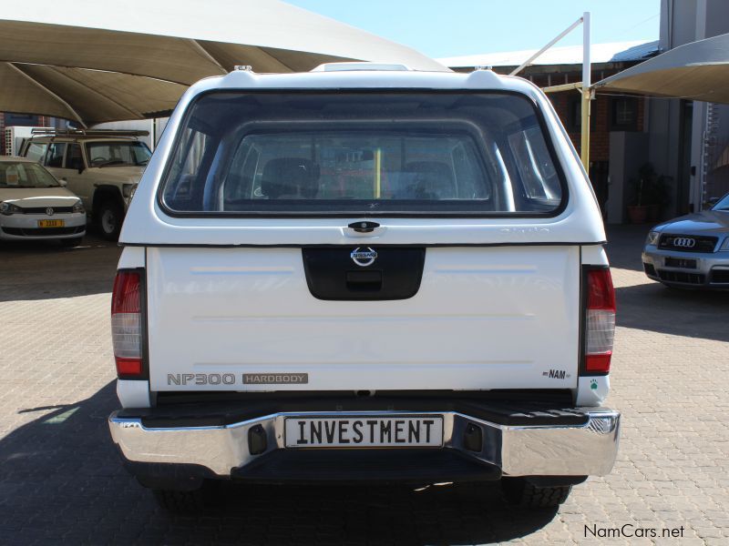 Nissan NP300 2.5TDI D/C 4X4 in Namibia