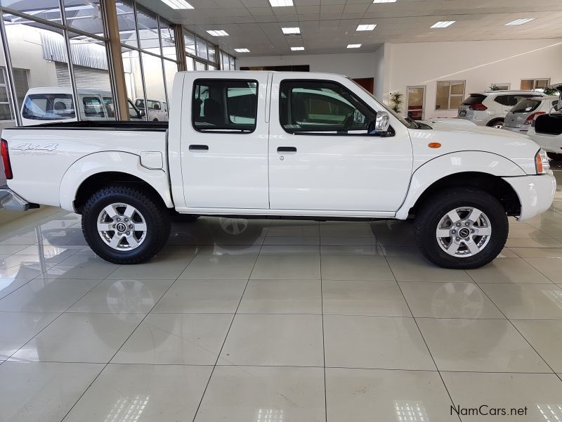 Nissan NP300 2.5TDi 4x4 Double cab in Namibia