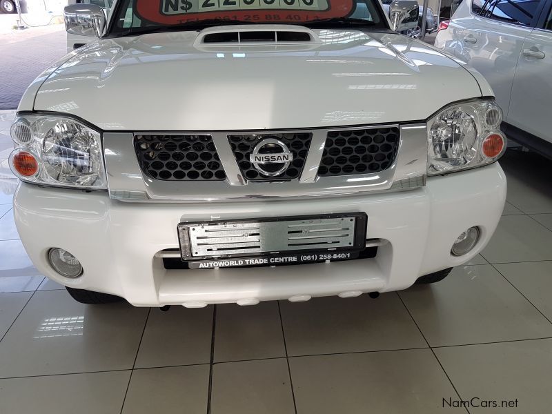 Nissan NP300 2.5TDi 4x4 Double cab in Namibia