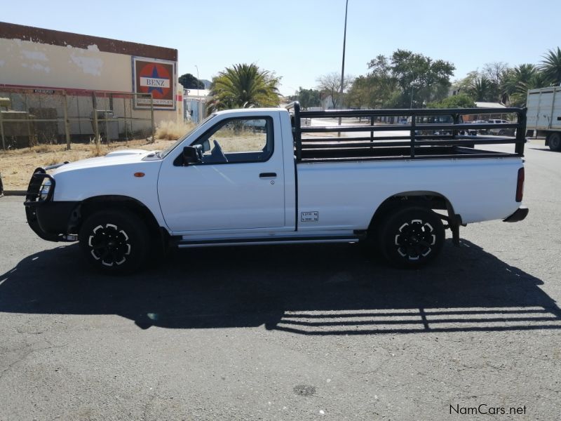 Nissan NP300 2.5Tdi LWB SC PU 2x4 in Namibia