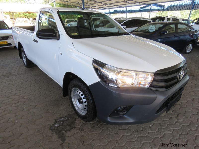 Toyota HILUX 2000 VVTI A/C0N in Namibia