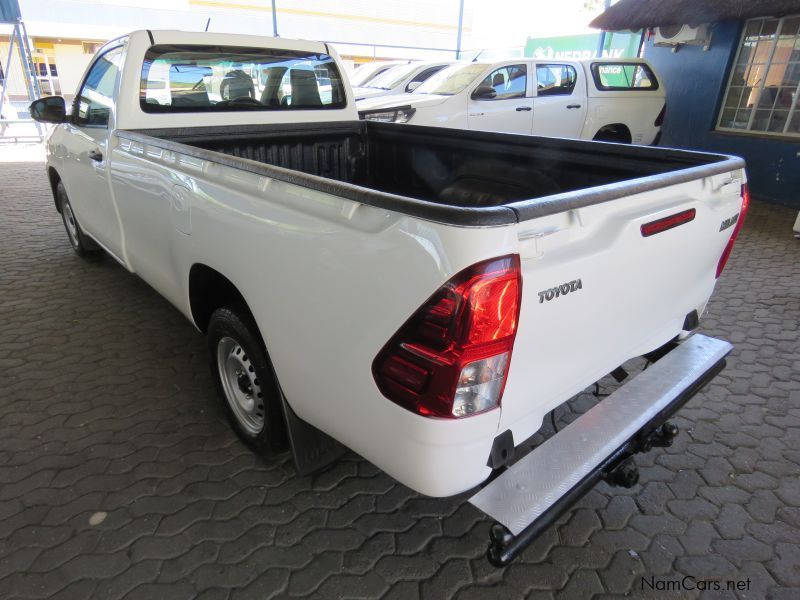 Toyota HILUX 2000 VVTI A/C0N in Namibia