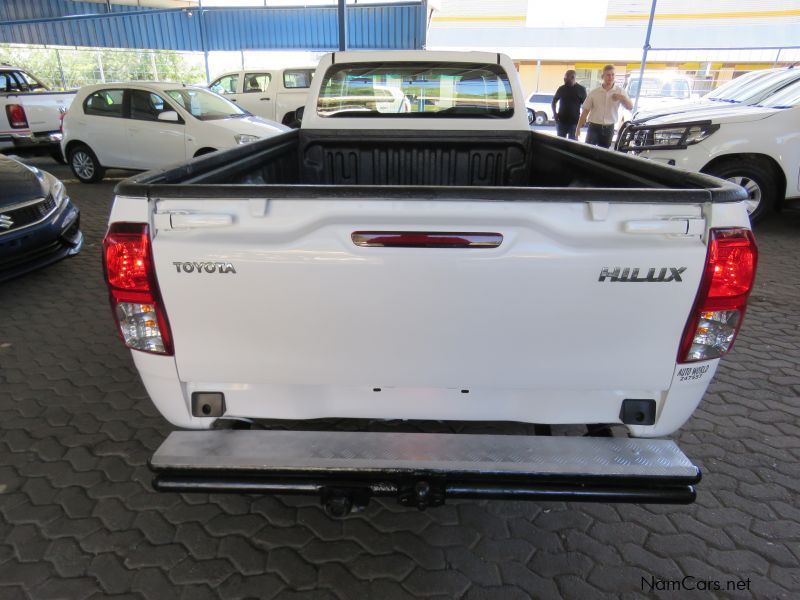 Toyota HILUX 2000 VVTI A/C0N in Namibia