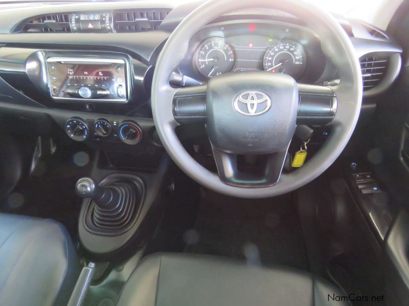 Toyota HILUX 2000 VVTI A/C0N in Namibia