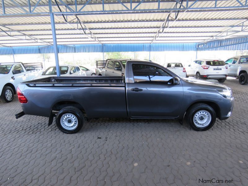 Toyota HILUX 2000 VVTI A/CON in Namibia