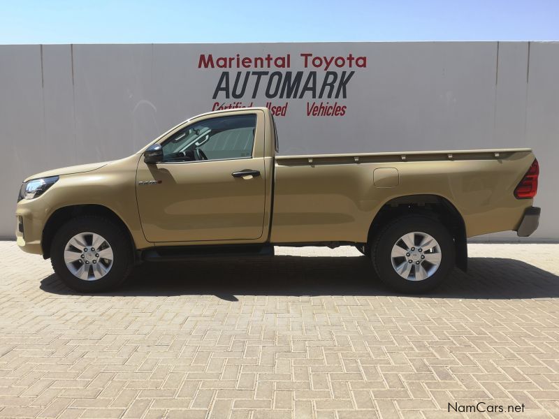 Toyota HILUX SC 2.4 4X4 M/T in Namibia