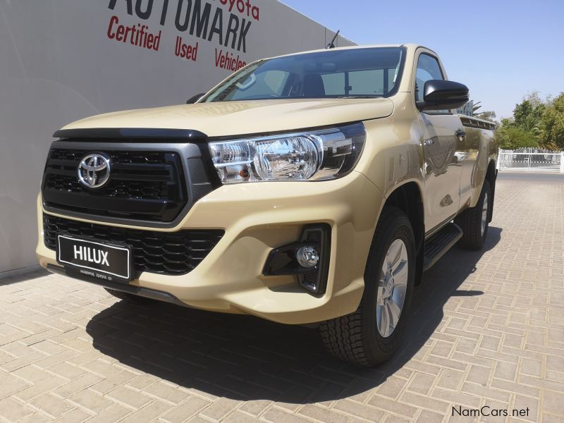 Toyota HILUX SC 2.4 4X4 M/T in Namibia