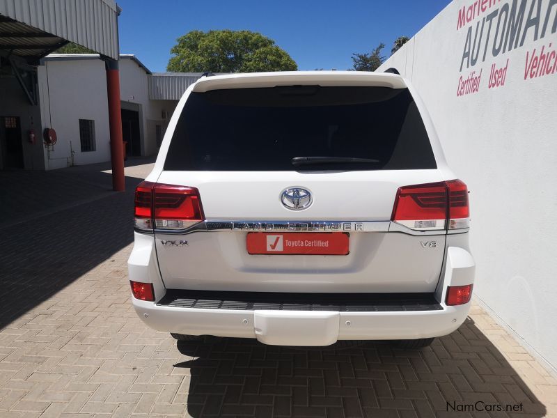 Toyota LAND CRUISER 200 4.5 D4D VX-R in Namibia