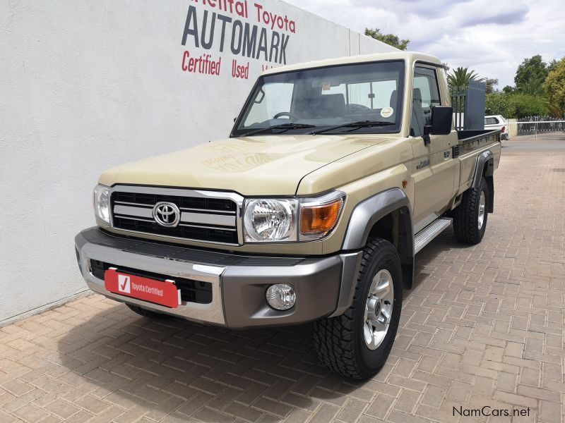 Toyota LAND CRUISR V6 SC in Namibia