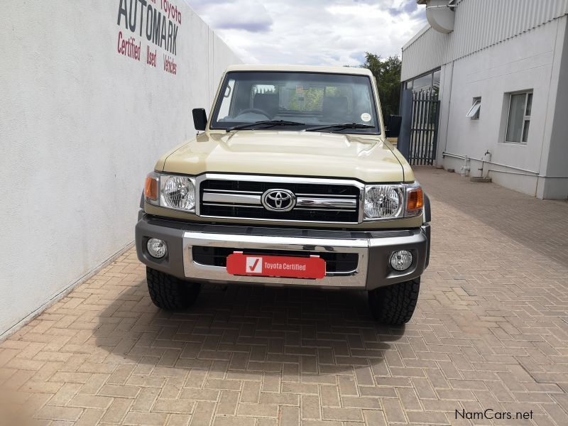 Toyota LAND CRUISR V6 SC in Namibia