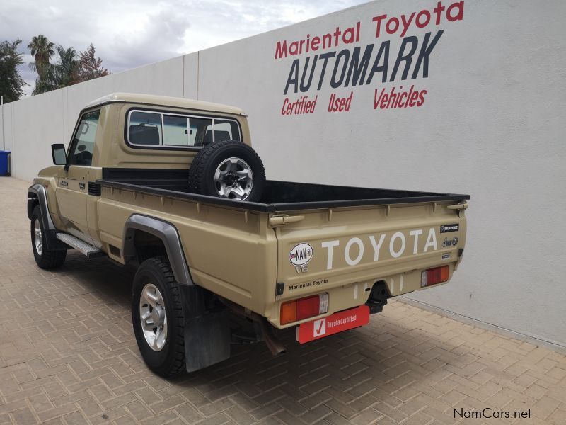 Toyota LAND CRUISR V6 SC in Namibia