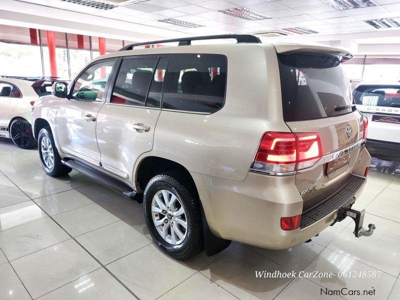 Toyota Land Cruiser 200 Series VX-R 4.5 V8 A/T 195kW in Namibia