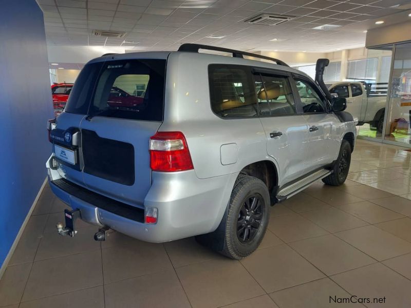 Toyota Land Cruiser 200 V8 4.5D GX-R AT in Namibia