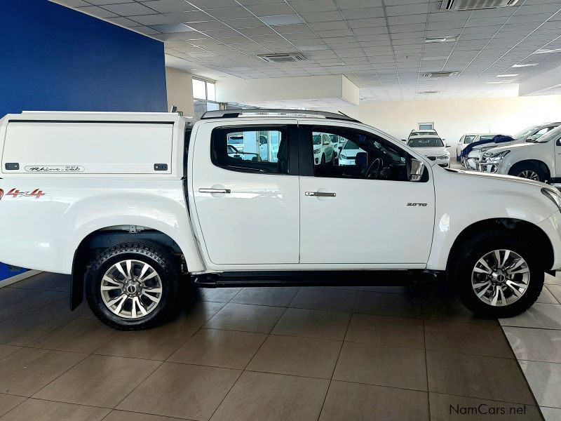 Isuzu D-Max 300 LX 4x4 A/T D/C P/U in Namibia