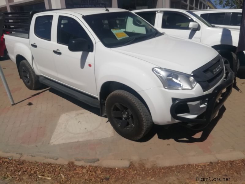 Isuzu DMAX 250 CREWCAB 4X4 in Namibia