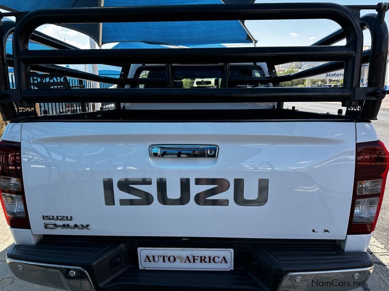 Isuzu Isuzu 300 D-MAX LX D/C 4x4 in Namibia