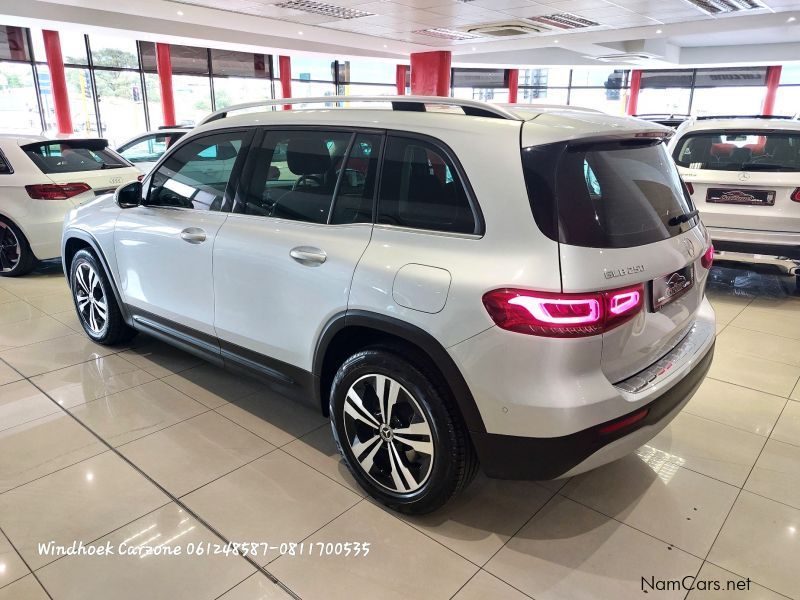 Mercedes-Benz GLB 250 Progressive A/T 165kW in Namibia