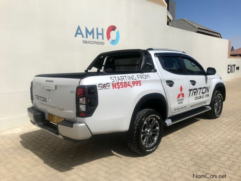 Mitsubishi Triton 2.4 DCab 4x4 in Namibia