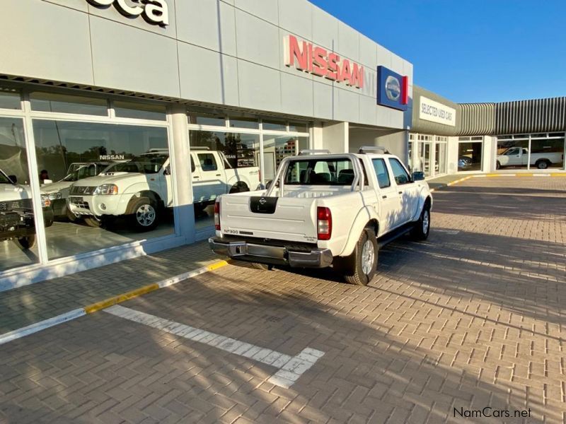 Nissan NP300 2.5TDi 4x2 DC Highline in Namibia