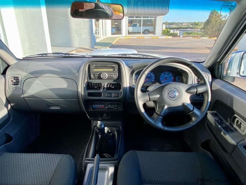 Nissan NP300 2.5TDi 4x2 DC Highline in Namibia