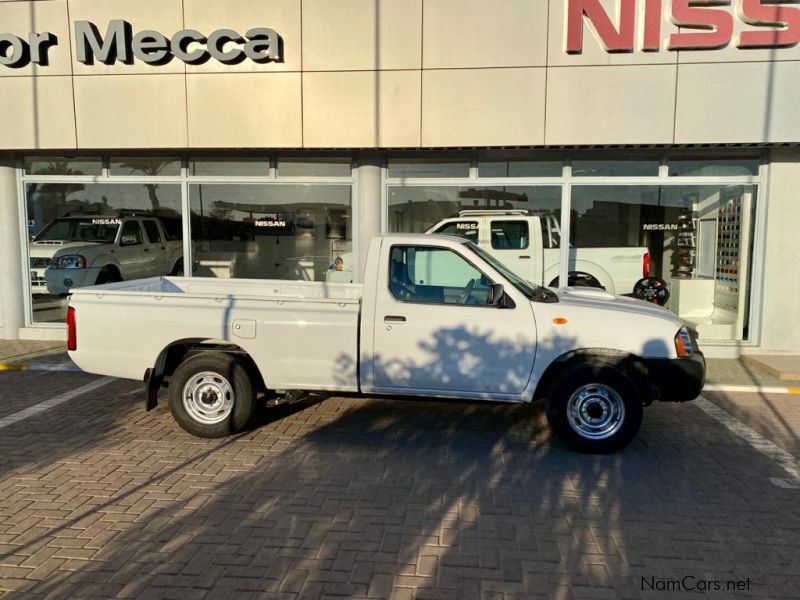 Nissan NP300 2.5TDi 4x2 SC Base in Namibia