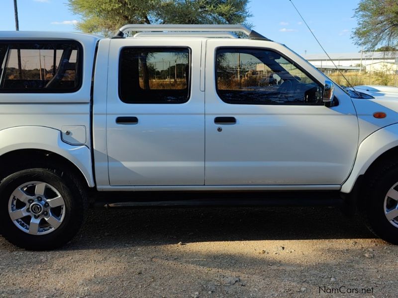 Nissan NP300 Hardbody 2x4 in Namibia