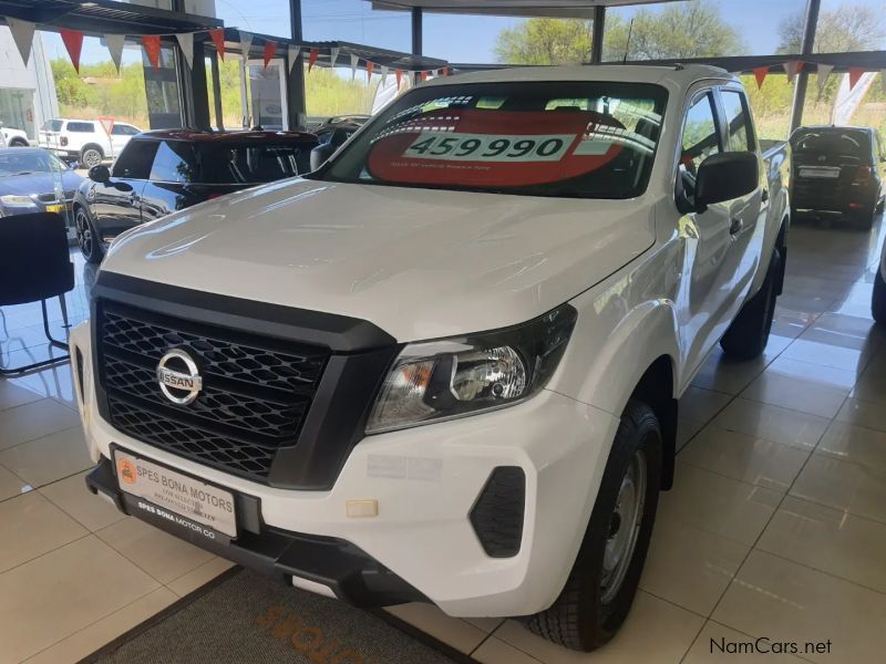 Nissan Navara 2.5 dci D/C M/T 4x4 in Namibia