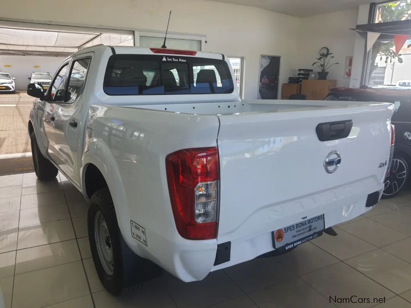 Nissan Navara 2.5 dci D/C M/T 4x4 in Namibia