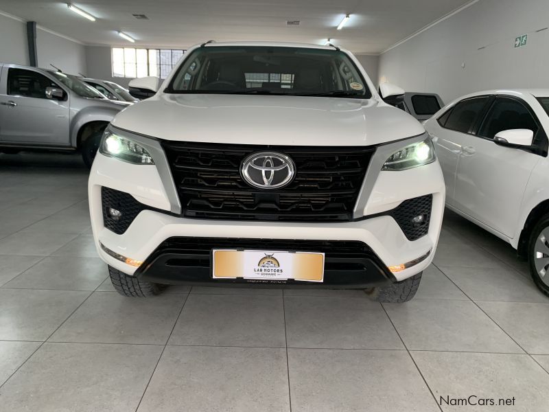 Toyota FORTUNER 2.4 4X4 A/T in Namibia