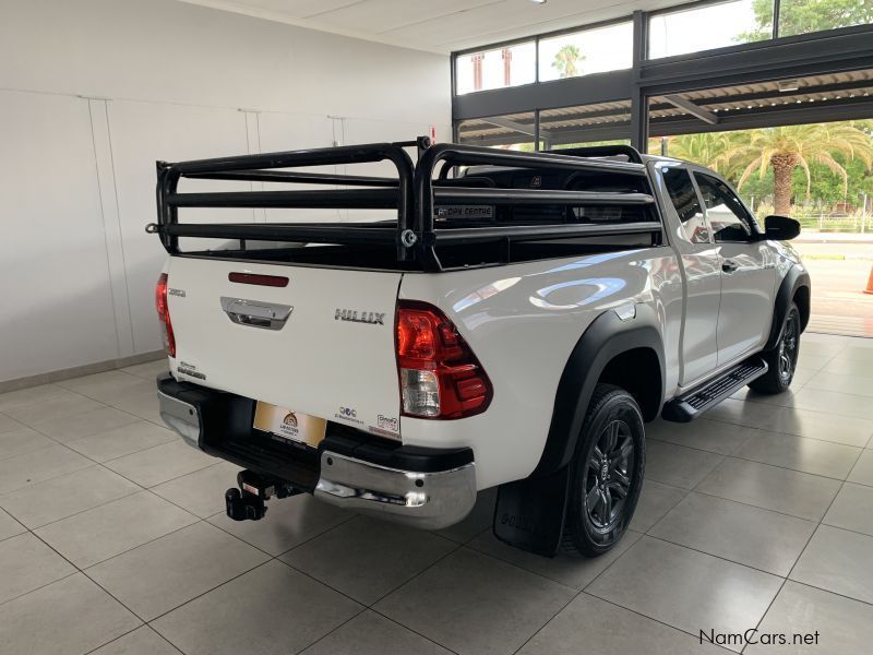Toyota HILUX 2.4 EX/CAB 2X4 M/T in Namibia