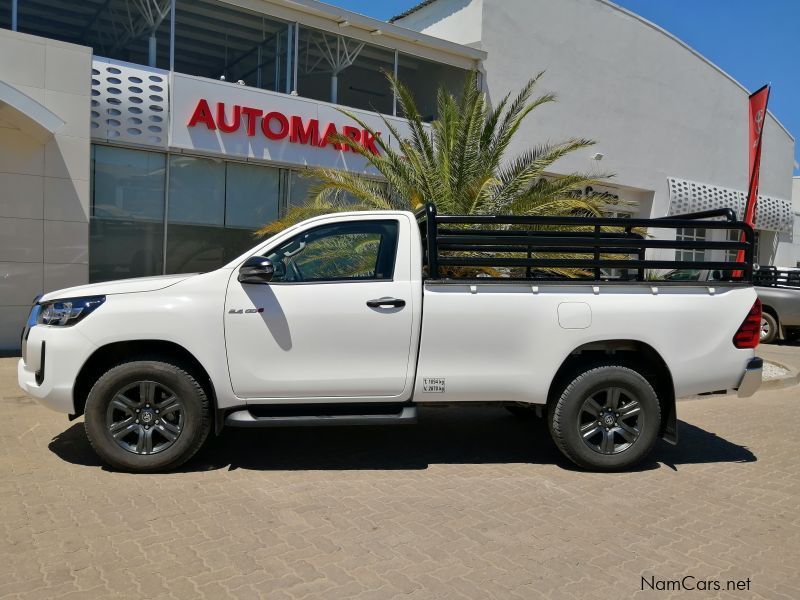 Toyota HILUX SC 2.4GD6 4X4 RAIDER MT in Namibia