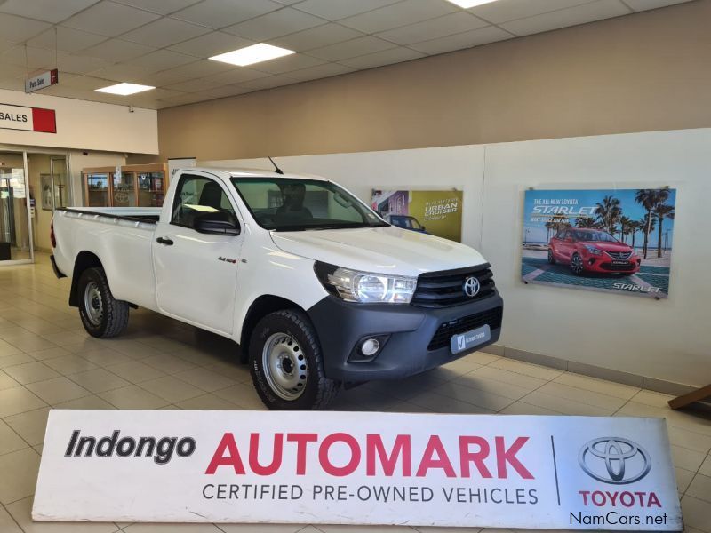 Toyota Hilux 2.4 RB SR S/C in Namibia