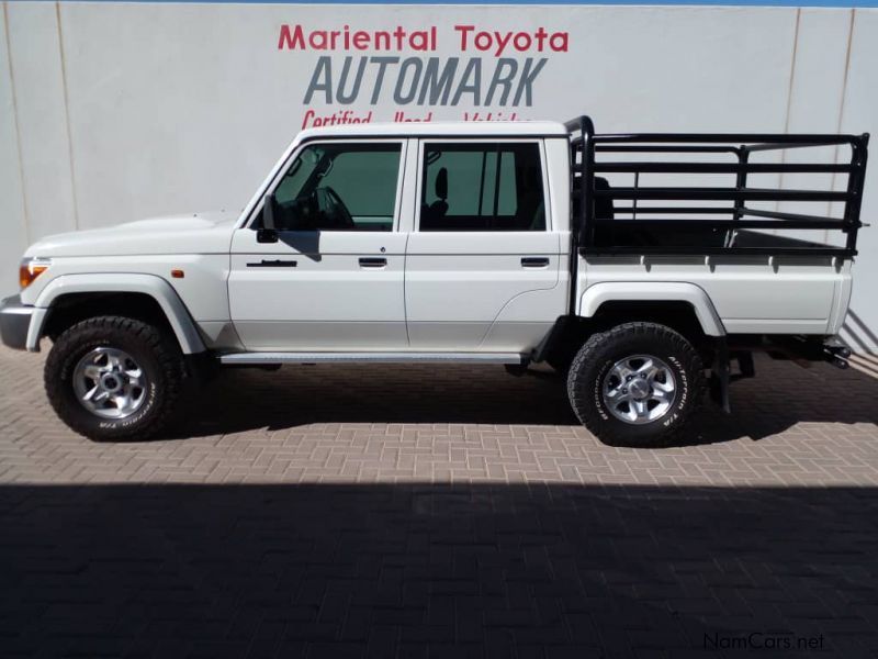 Toyota Land Cruiser DC 4.0 V6 Petrol in Namibia