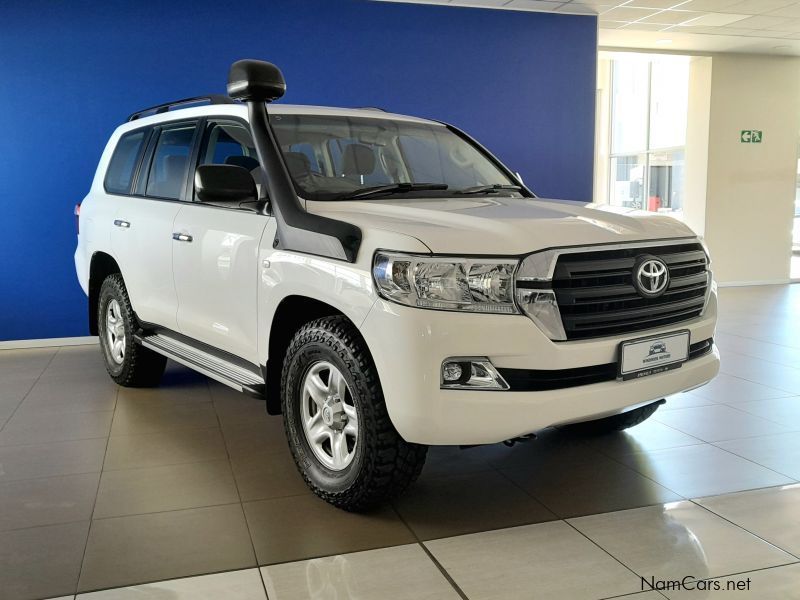 Toyota Landcruiser 200 V8 4.5D GX-R A/T in Namibia