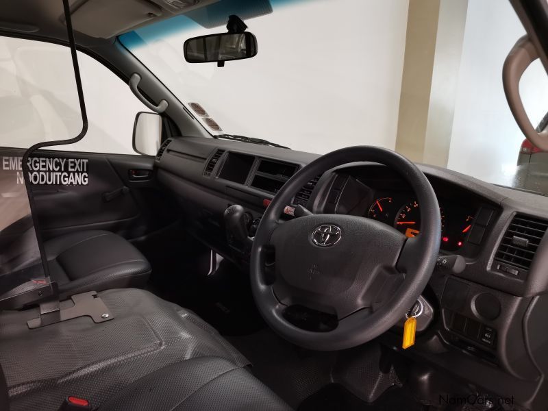 Toyota Quantum/Hiace 2.7 Sesfikile 16 seater in Namibia
