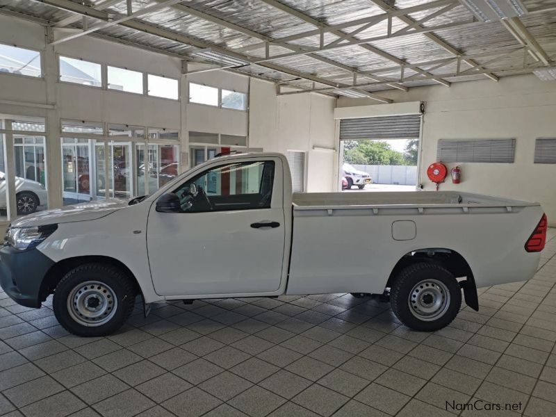 Toyota TOYOTA HILUX 2.4 DIESEL AIRCON in Namibia