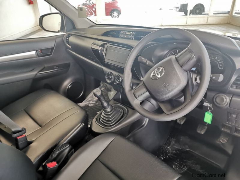 Toyota TOYOTA HILUX 2.4 DIESEL AIRCON in Namibia