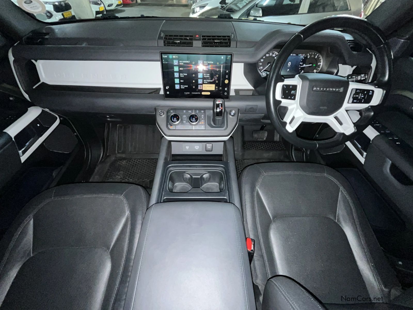 Used Land Rover Defender 110 D300 SE X-Dynamic (221 KW) | 2023 Defender ...