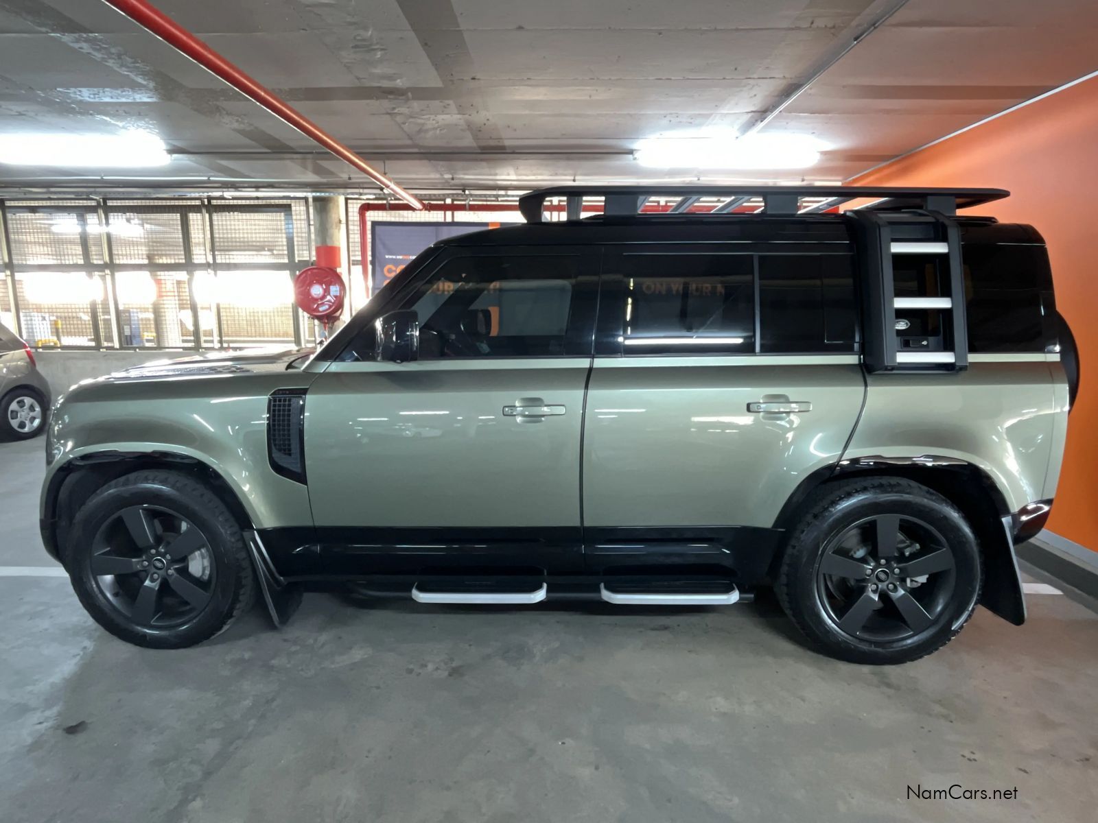 Used Land Rover Defender 110 D300 SE X-Dynamic (221 KW) | 2023 Defender ...
