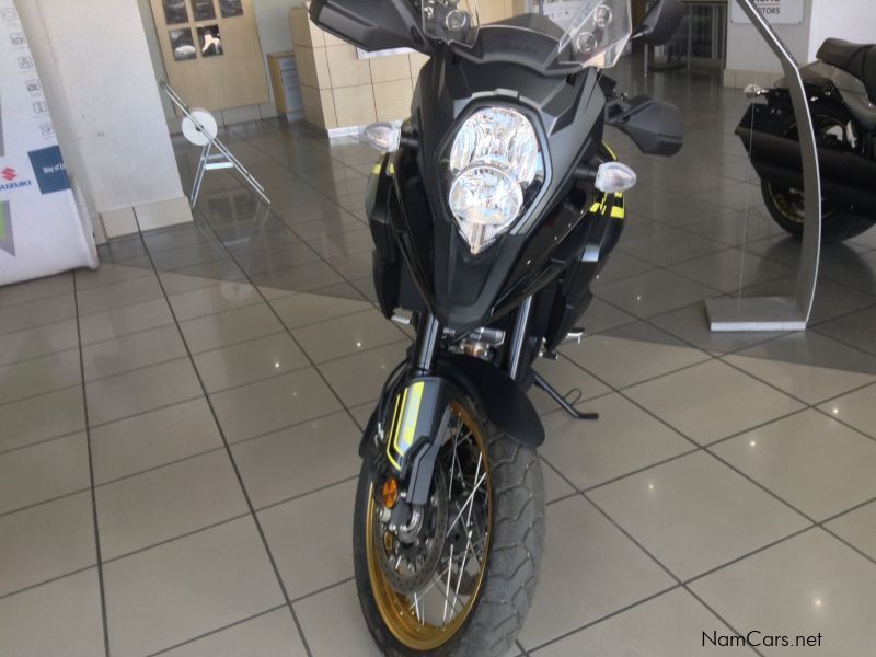 Suzuki V-Strom in Namibia